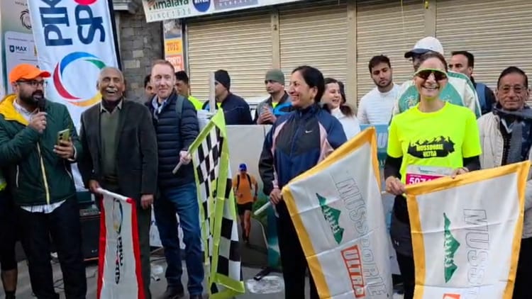 Mussoorie: पहाड़ों की रानी में पहली बार हुई अल्ट्रा मैराथन, एक्टर टॉम ऑल्टर की याद में दौड़े लोग