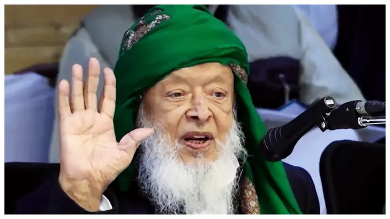Jamiat Ulama-e-Hind President Maulana Arshad Madani has demanded to declare cow as the national animal.