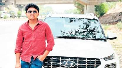 former village head son shot dead another is critical condition neighboring SP leader is accused In Pratapgarh