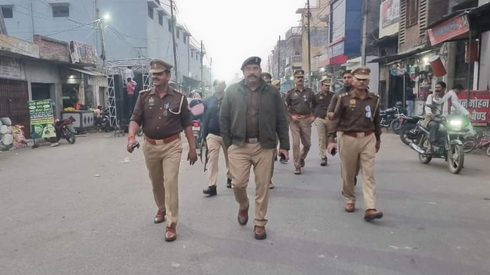 wife murder her husband with her lover claiming he suicide husband obstacle to their love affair In Sambhal