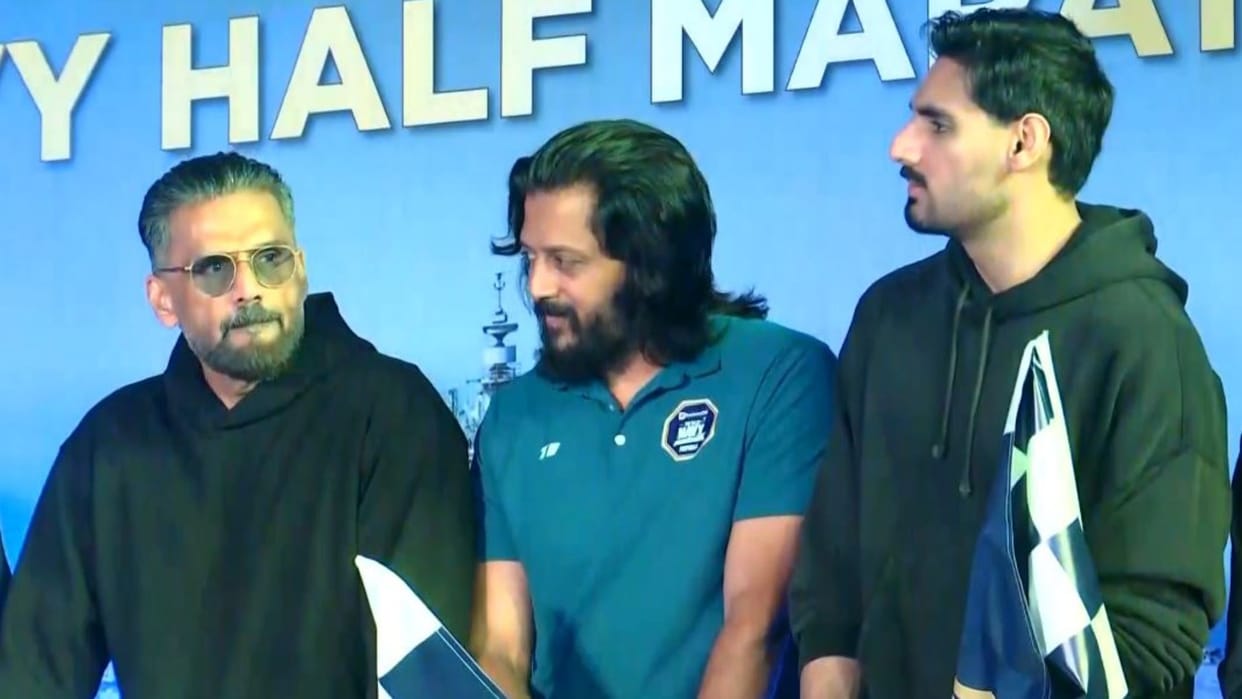 Riteish Deshmukh Suniel Shetty flag off Western Naval Commands Half Marathon 2025 in Mumbai