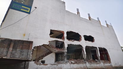 Action resumes on showroom of Arif close associate of Maulana Tauqeer in Bareilly