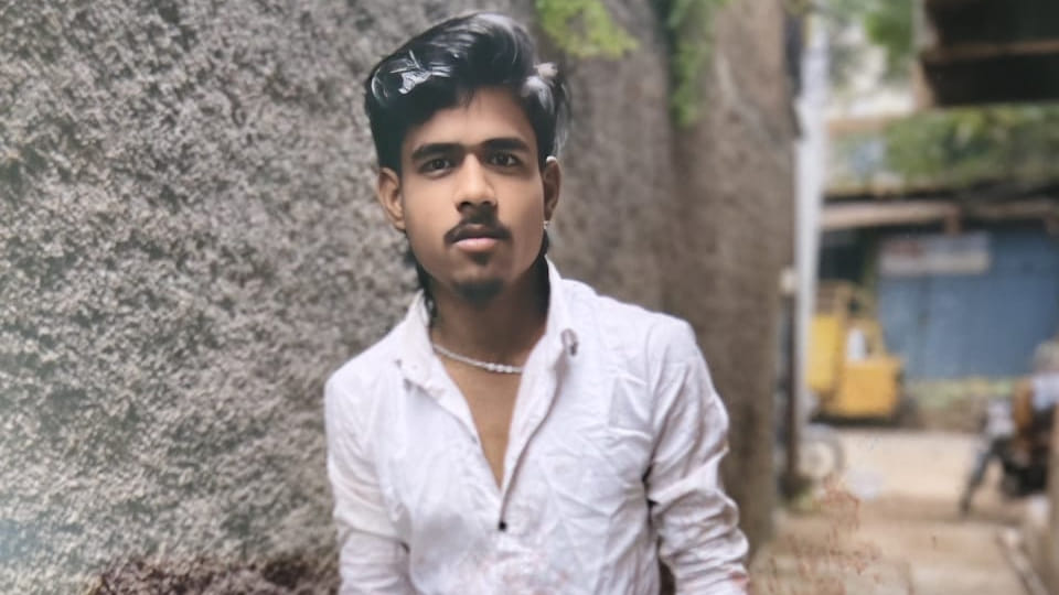 Farrukhabad: A brother riding a bike to his sister's Tilak ceremony died in an accident