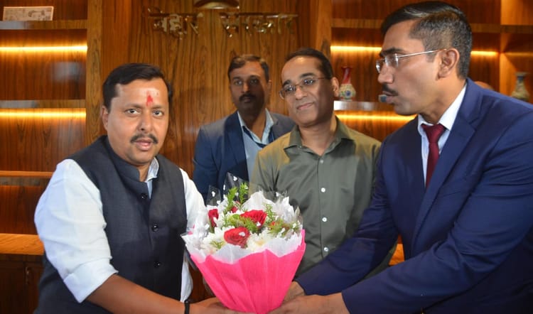 Bihar Cabinet: मंत्री नितिन नवीन ने संभाली पथ निर्माण विभाग की कमान, कहा- अब दोगुनी रफ्तार से होगा काम