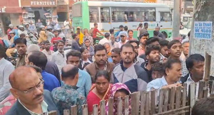 Bihar News: पटना में अपार्टमेंट की छत से गिरी लड़की, हत्या और सुसाइड के एंगल पर जांच में जुटी पुलिस