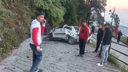 Car crashes out of control driver injured Mussoorie Accident News in hindi