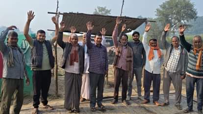 Farmers protested against illegal collection of sugarcane at the sugar mill center in Lakhimpur kheri