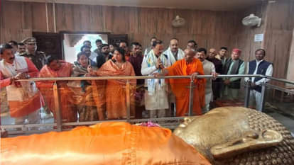 DCM Keshav Prasad Maurya offered prayers at a Thai temple in Kushinagar and bowed his head to a Buddha statue.