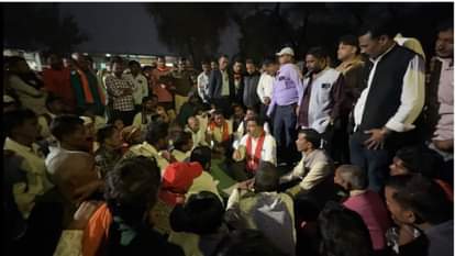 Deputy CM Vijay Sharma suspended Patwari Rajesh Sharma in Kabirdham