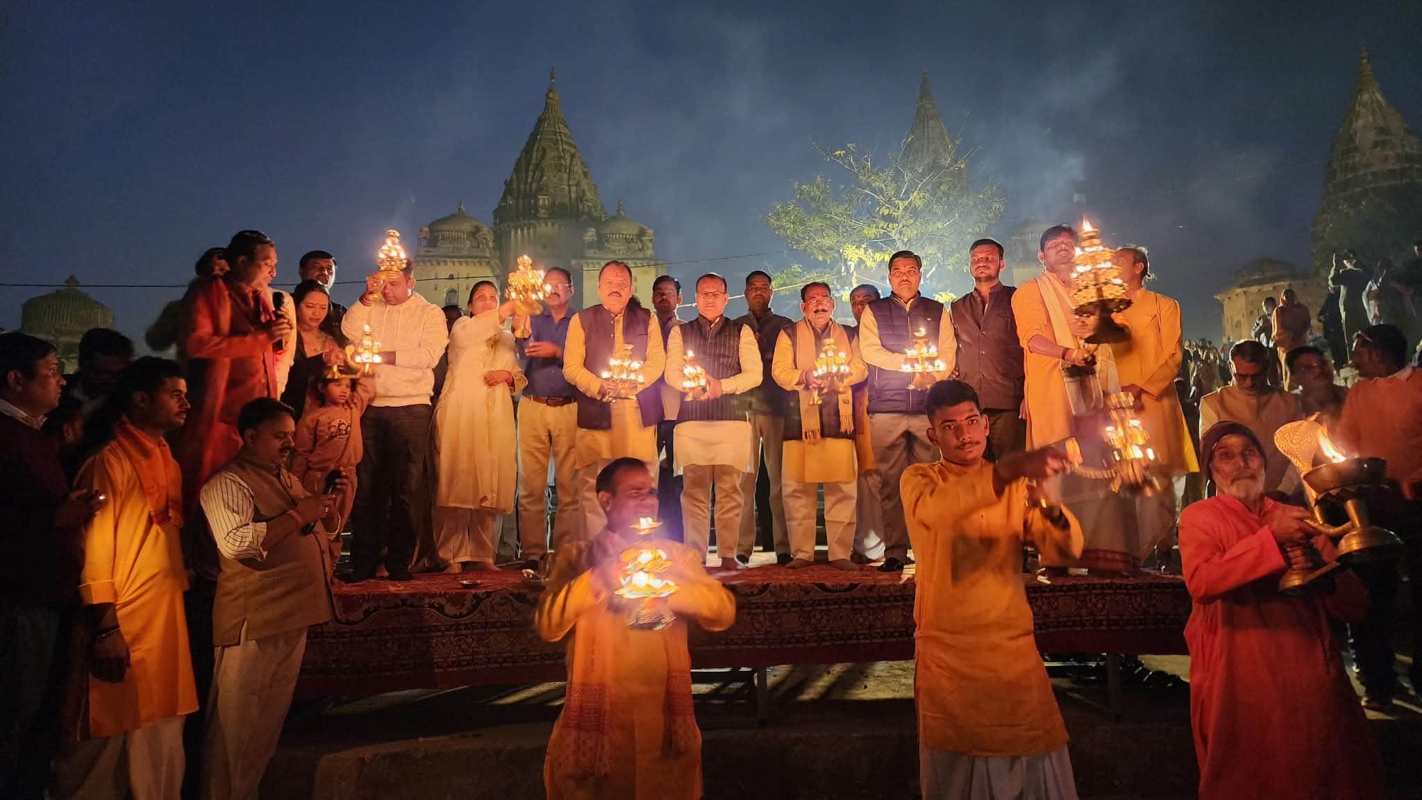 ओरछा में श्रीराम विवाह महोत्सव का शुभारंभ भव्य दीपोत्सव के साथ हुआ।