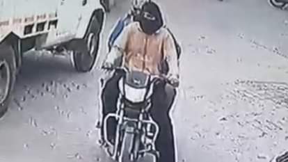 Jagraon Police Identified two masked robbers who stole purse from officer wife