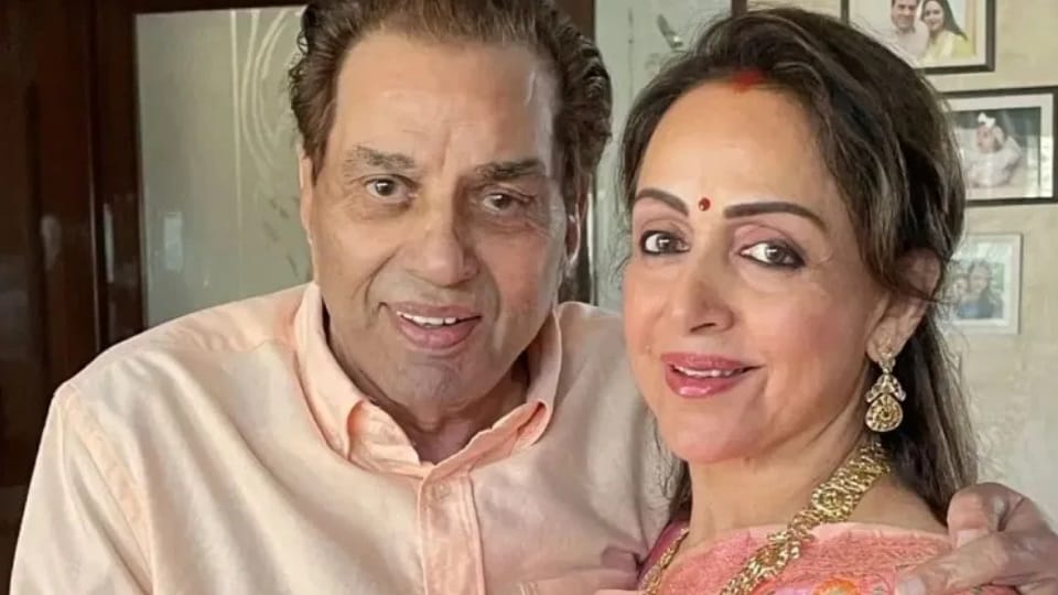 hema malini to host dharmendra delhi prayer meet with isha ahana political leaders to attend december 11