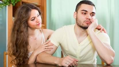 Wife asks husband through fake ID Will you be friends Husband reply leaves people in splits Video Viral