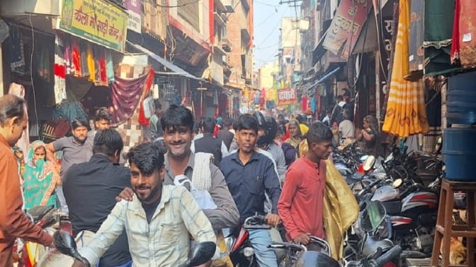 traffic jam in the main market of Sikandrarao hathras