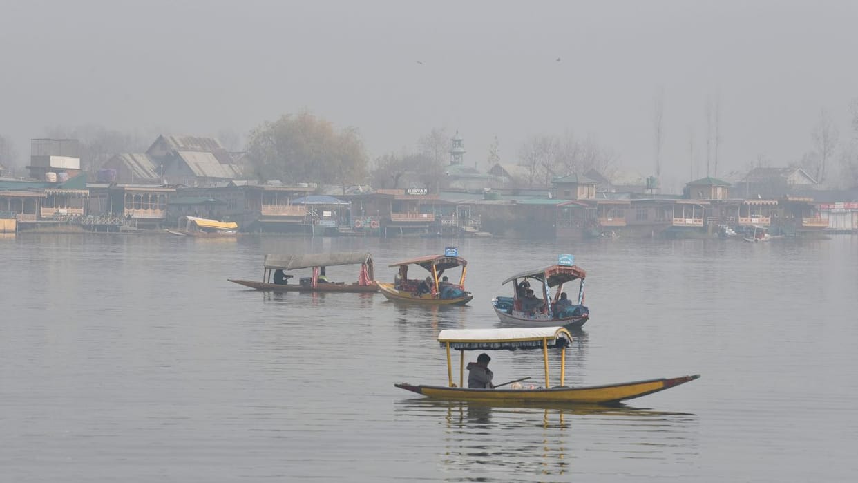 Night temperatures drop below zero across Kashmir, freezing cold in Jammu