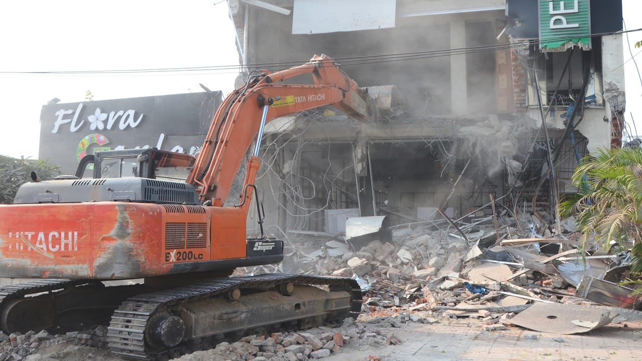 Arif illegal showroom demolished in two days in Bareilly