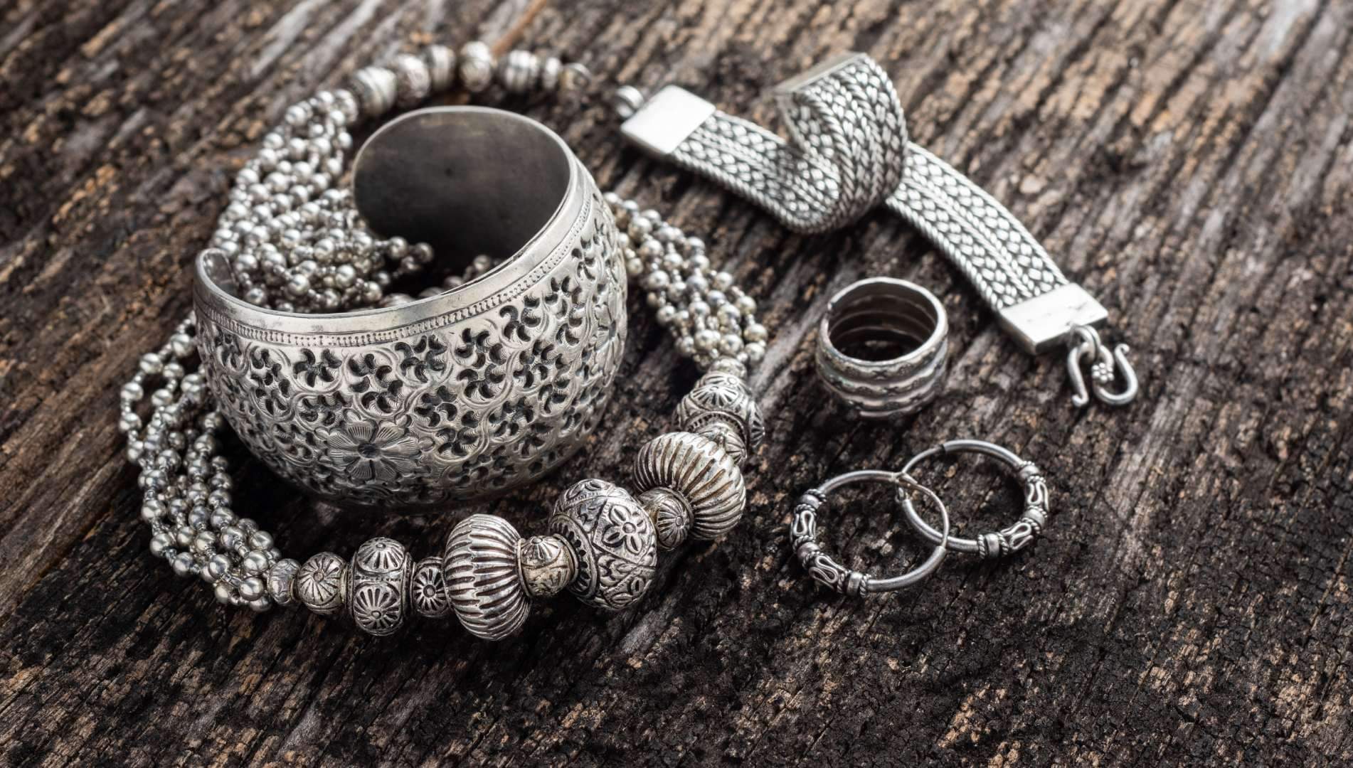 Chandi Pehenne Ke Fayde benefits of wearing silver in astrology in hindi