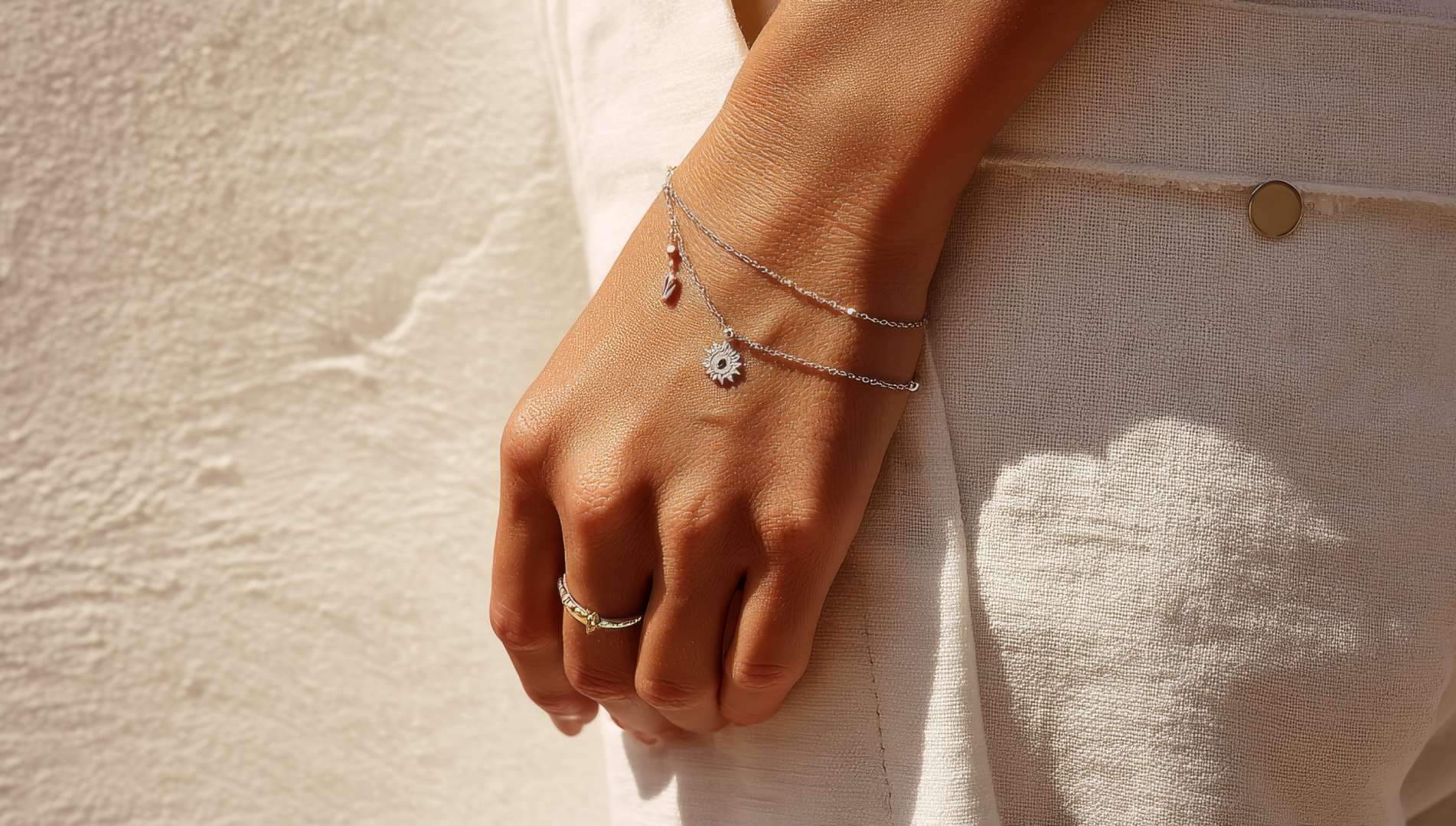 Chandi Pehenne Ke Fayde benefits of wearing silver in astrology in hindi