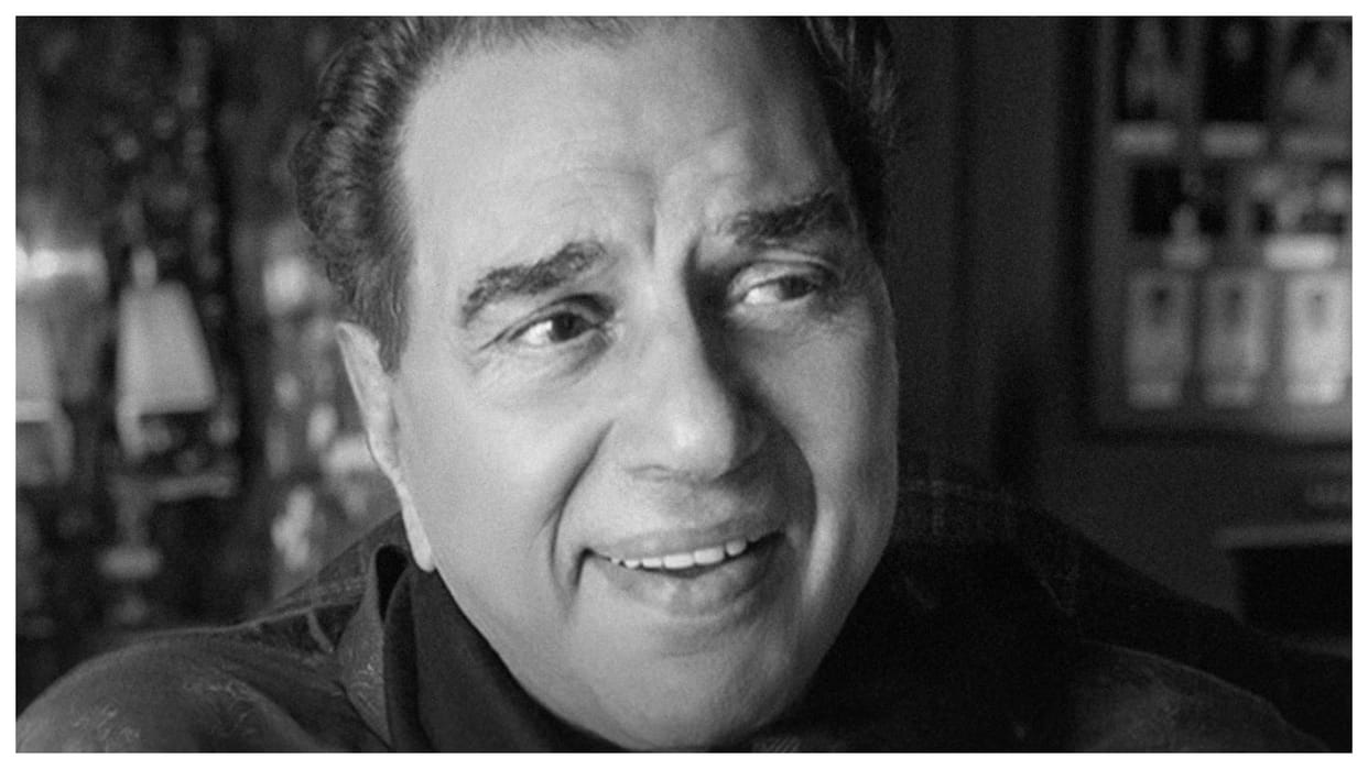 When Dharmendra said don't take photos until your daughters laugh