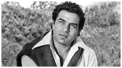country has lost a precious gem in the form of film actor Dharmendra, tributes were paid in Prayagraj.
