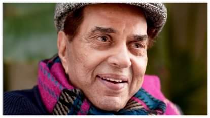 Dharmedra Death Bollywood Celebrities Social Media Reactions Karan Johar News in Hindi