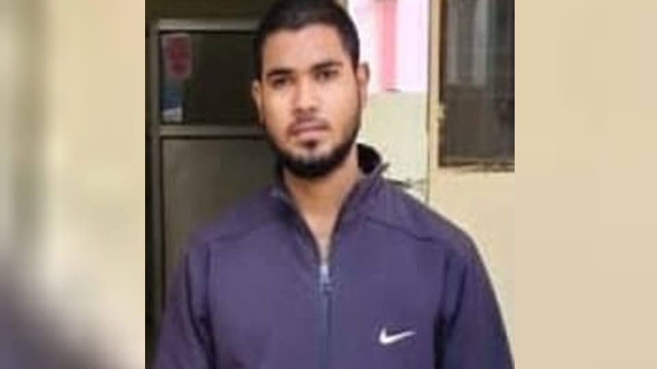 Etawah: Excise Department employee arrested for chain snatching, three others wanted