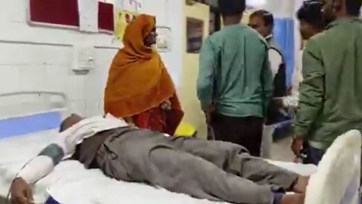 BLO fainted during SIR progress review meeting in chandauli