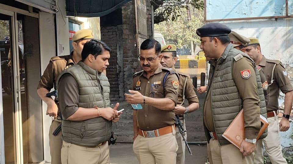 Moradabad ATM machine robbery Police not alerted even after alarm sounded