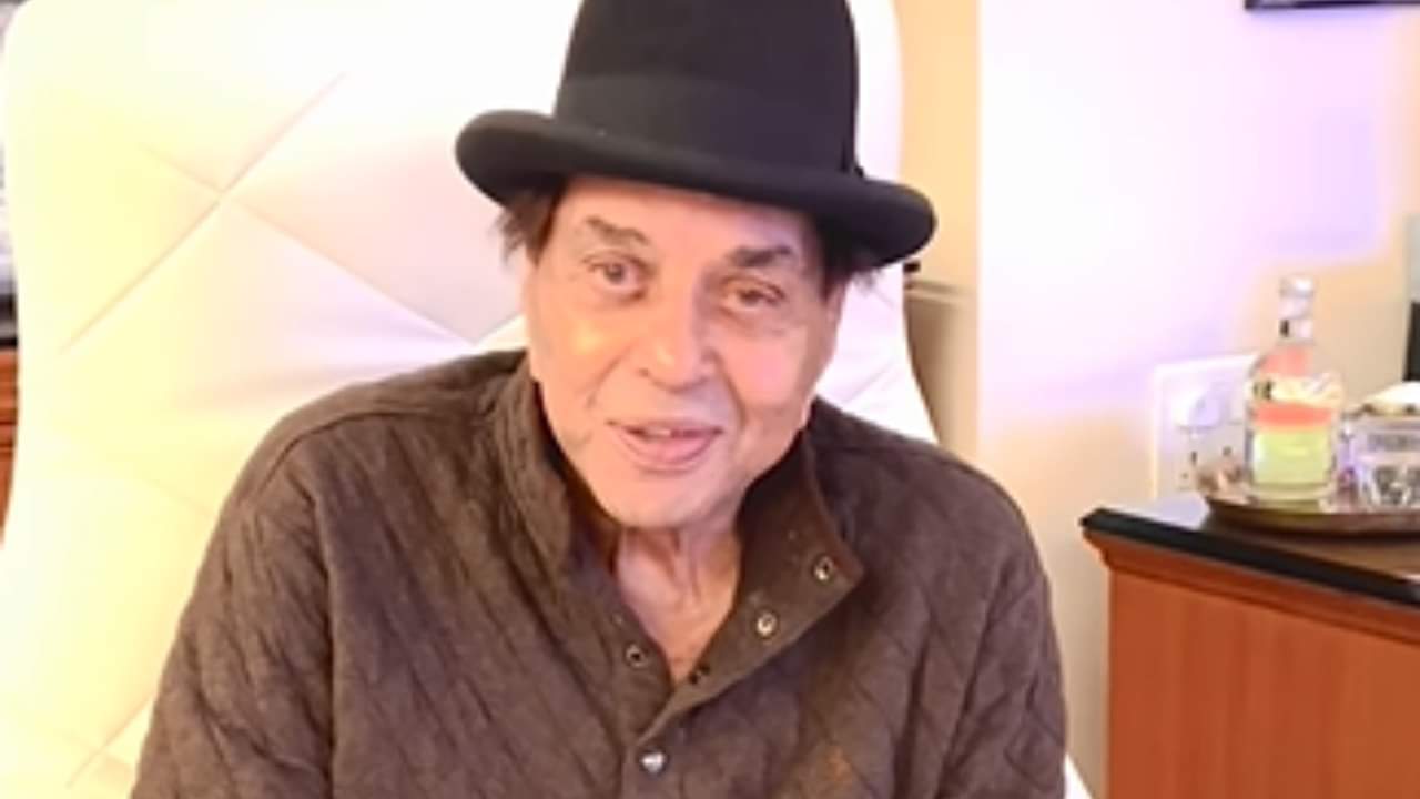 Dharmendra dance vigorously among Jats in Delhi who refrained from dancing in films