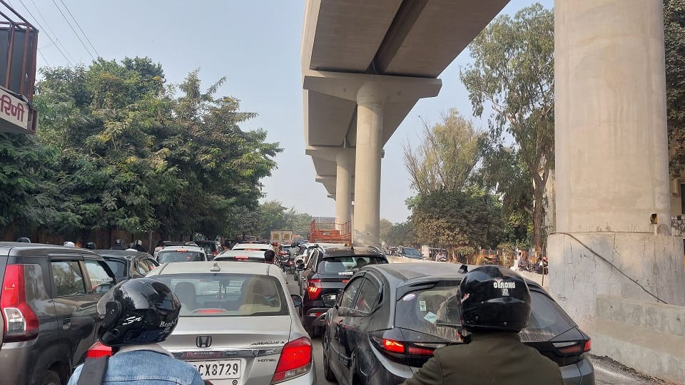 School Dismissal Triggers Massive Jam from Poliwal Park to Sanjay Place