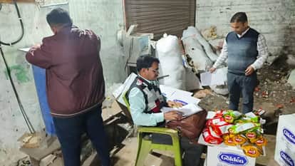 Indore News FIR for making fake ghee of brands like Amul and Sanchi