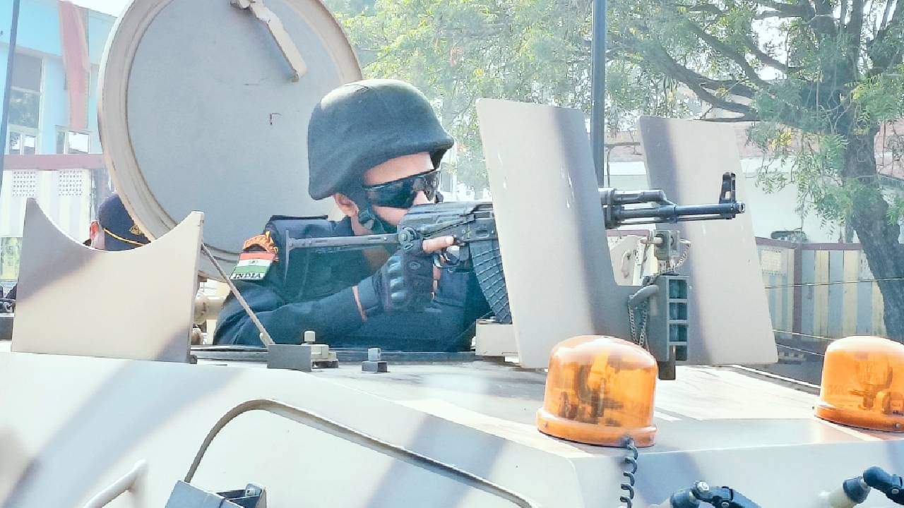 Watch the flag hoisting ceremony in one click: PM Modi arrives with clothes for Ram Lalla, crowds gather; Ayod