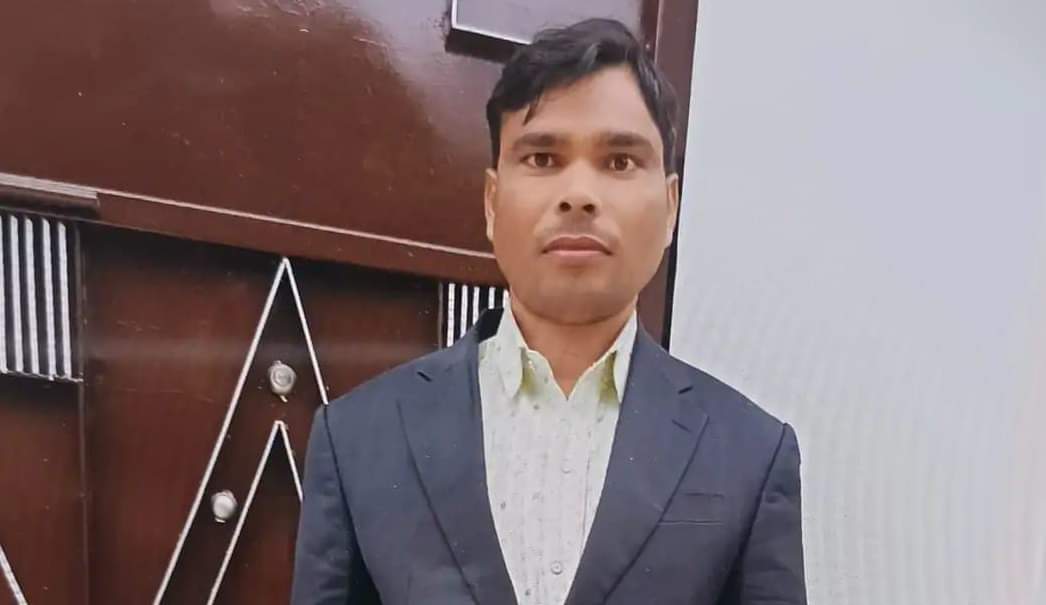 मृतक लेखपाल फाइल फोटो