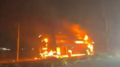 Gwalior News: Moving Bus Catches Fire, Driver’s Presence of Mind Saves 45 Passengers as Vehicle Burns to Ashes