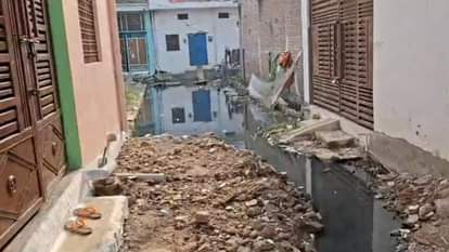 Lalitpur: Municipality Ward 12...problem of contaminated water filled in the streets for years