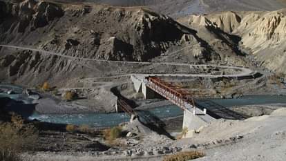 Himachal Gramphoo-Losar NH closed for vehicles travel hazardous due to black ice