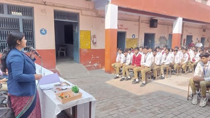 पुलिस की पाठशाला