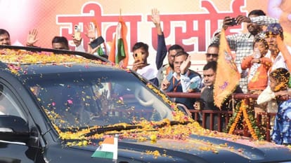 Flag hoisting in Ayodhya: The religious flag was hoisted at the temple, the whole world witnessed it; the PM