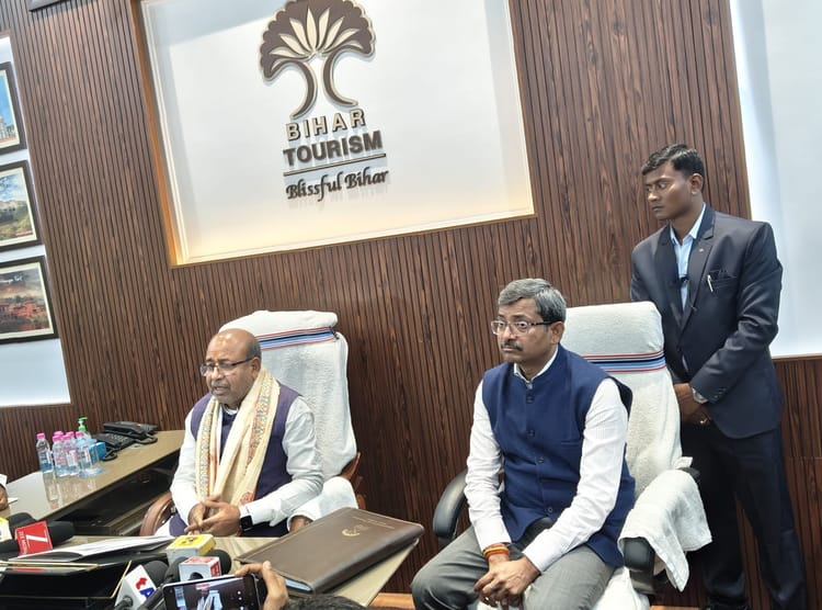 Bihar: अरुण शंकर ने संभाला पर्यटन मंत्री का कार्यभार, बिहार को टॉप-5 राज्यों में लाने का साझा किया लक्ष्य