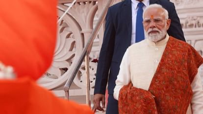Watch the flag hoisting ceremony in one click: PM Modi arrives with clothes for Ram Lalla, crowds gather; Ayod