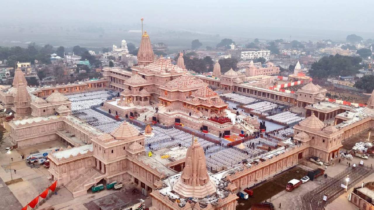 Ram Nagari hoisting ceremony grandeur of Ayodhya is reminiscent of the Treta Yuga
