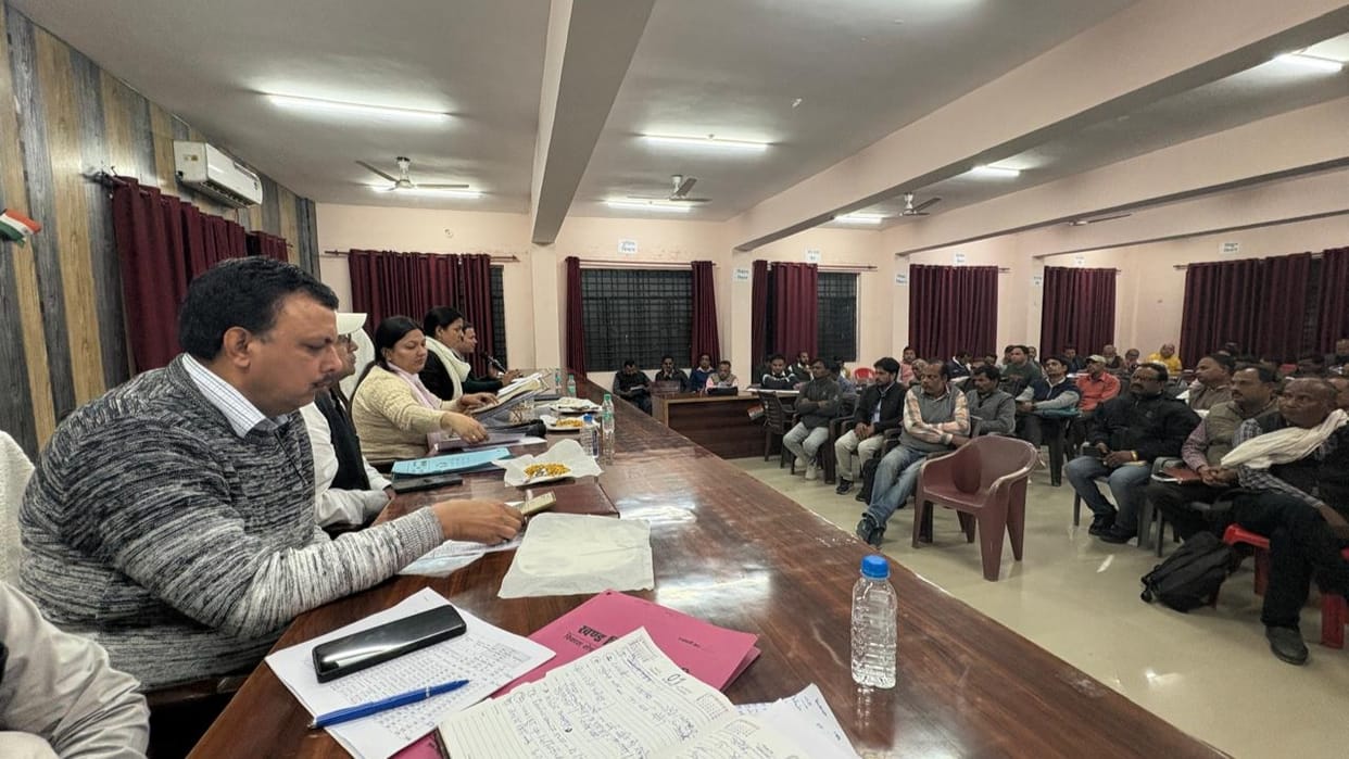 Salary of 12 BLOs withheld for one month for negligence in SIR