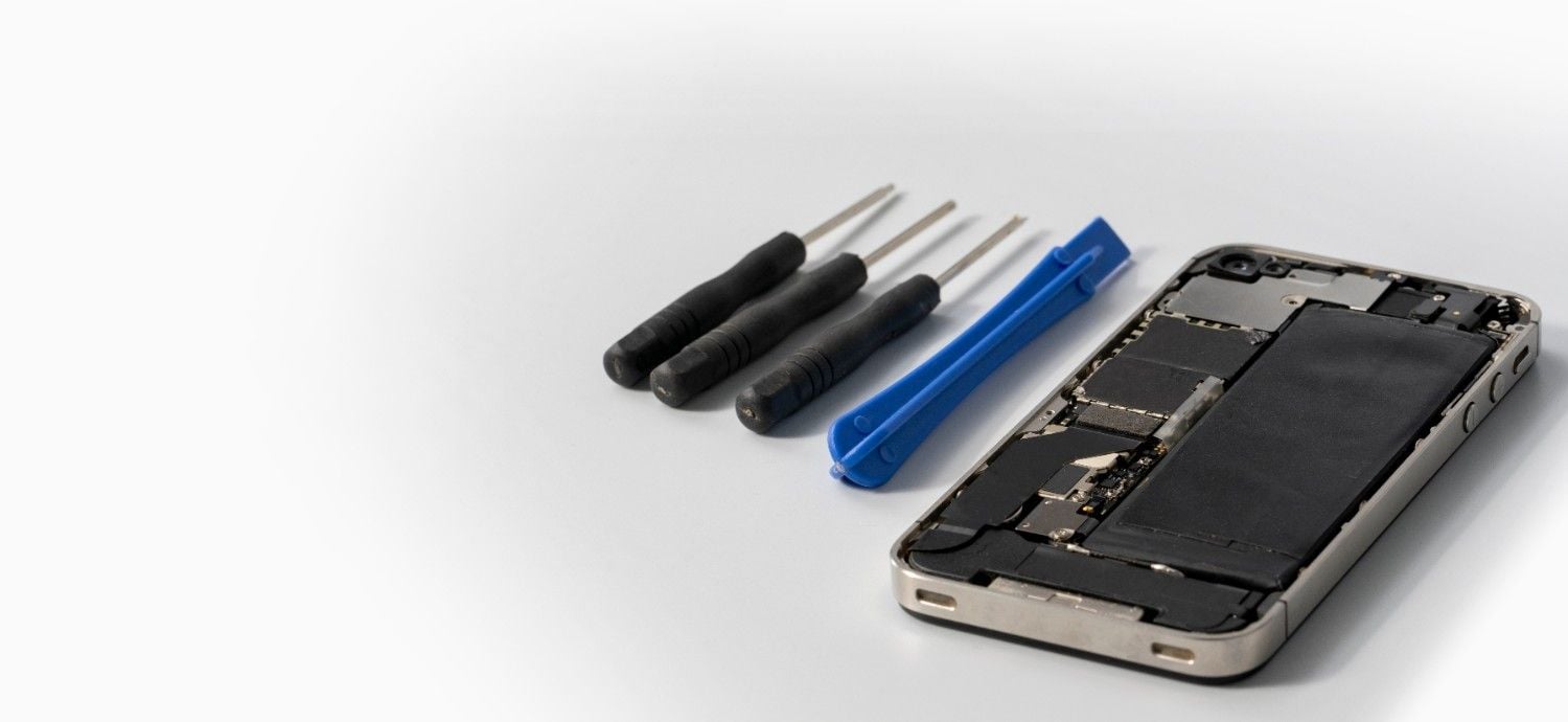 your iPhone need new battery 90% people make big mistake phone slows down