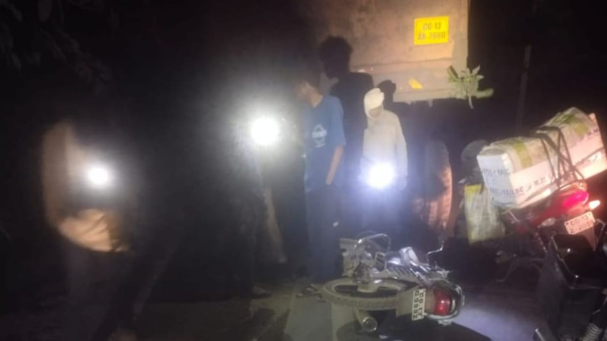 58 year old Mukund Yadav died in road accident in Raigarh