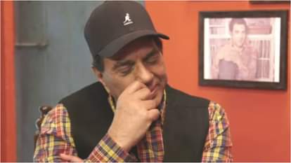When Dharmendra Revealed his Mother Shut His Mouth With Her Hand As He Told Her About HIS Wish to go Mumbai