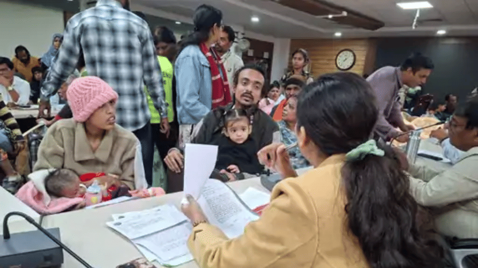 Indore News National Kabaddi Player Roshni Singh Alleging Negligence at MY Hospital Reaches Collector Hearing