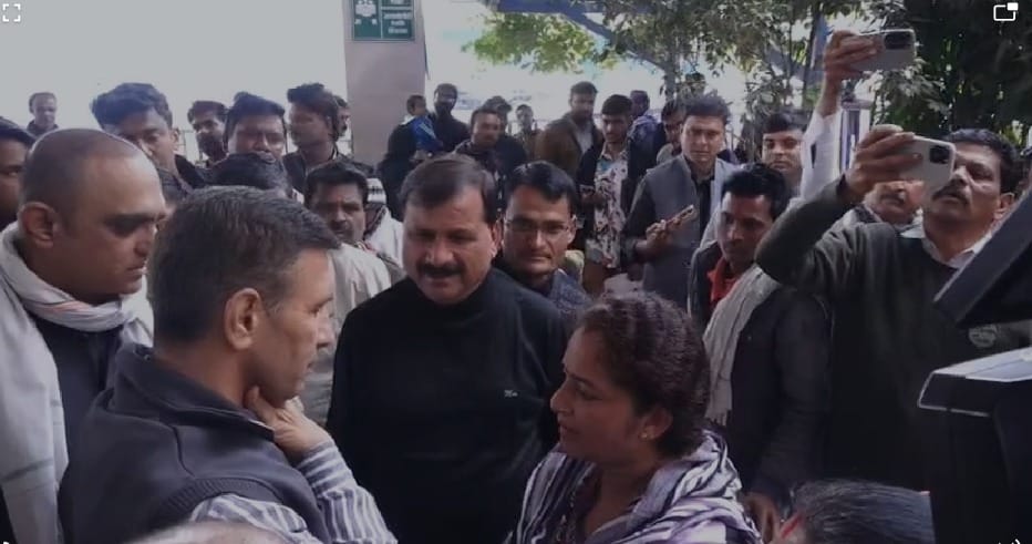 MP News: PCC chief visits AIIMS to meet family of 6-year-old rape victim; Hindu organisation warns of Bhopal s