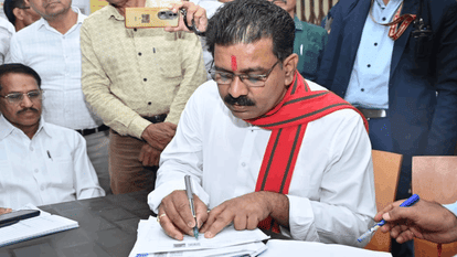 Deputy CM Vijay Sharma submitted his SIR form