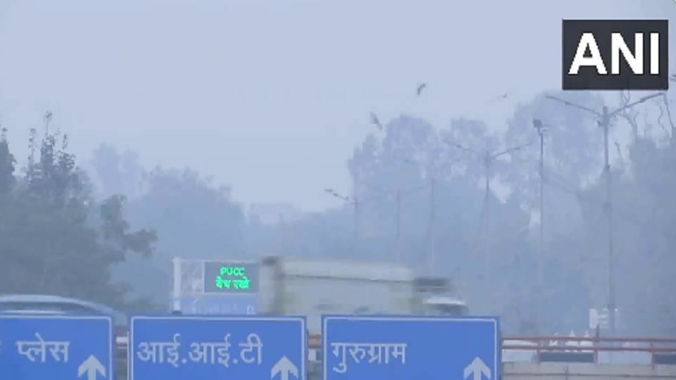 Air Pollution News Delhi's AQI remains very poor today
