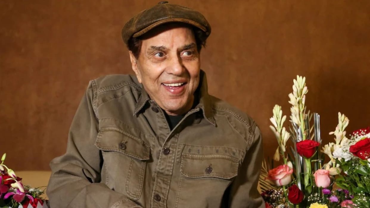 dharmendra death news celebrities meeting deol family hema malini bobby deol sunny deol